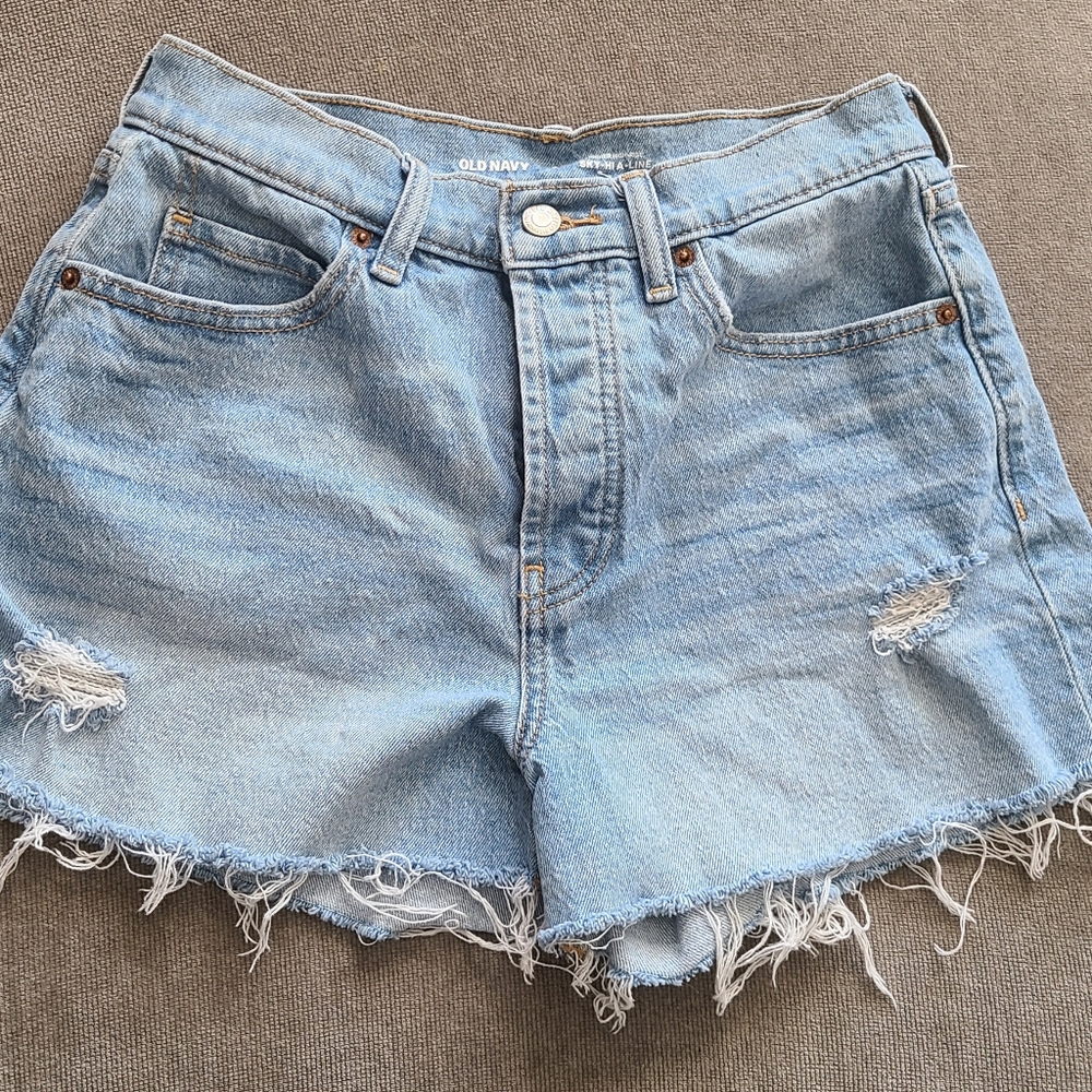 Old Navy Sky-Hi "Higher High-Rise" Distressed Denim Shorts Size 4